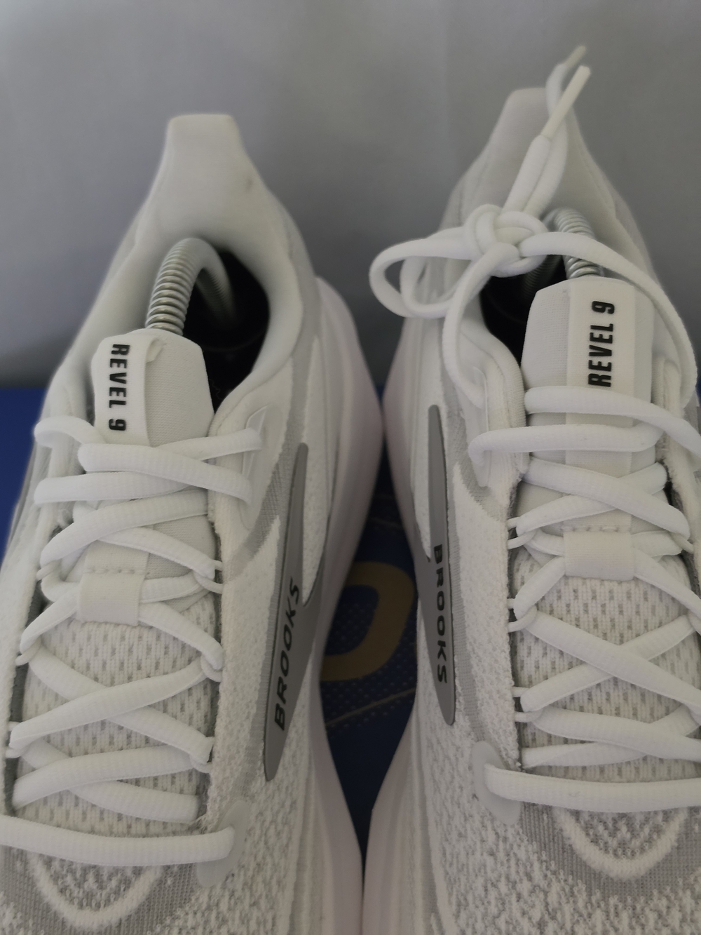 BROOKS Revel 9 White Gray Athletic Running Shoes US Women Size 10.5 (NWOT) - Picture 8 of 16